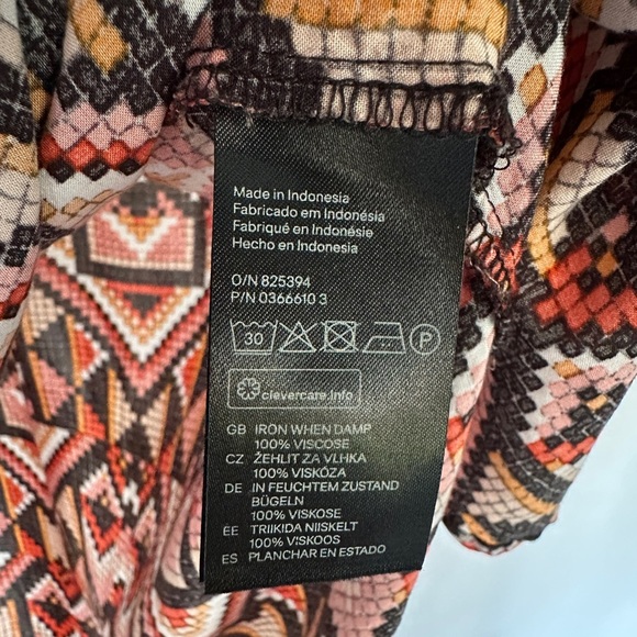 H&M | 3/4 Sleeve Shift Shirt Dress for Women | Aztec Print Tunic Dress - Picture 4 of 6